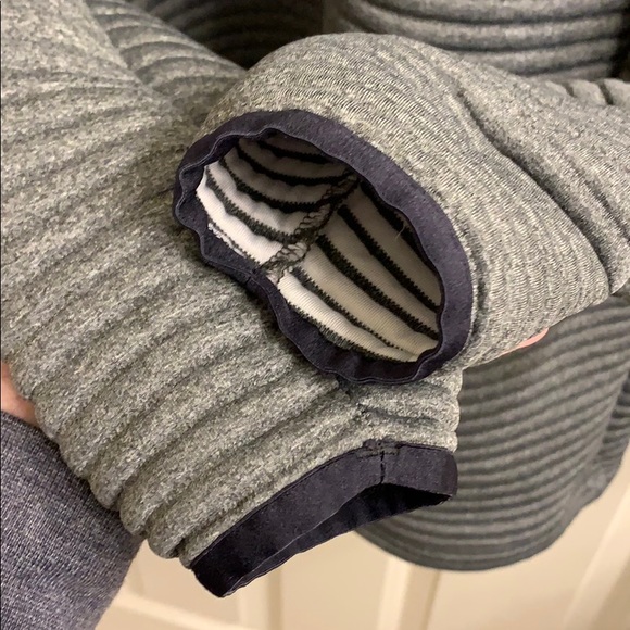 Men’s 1/4 zip UA pullover - Picture 3 of 5